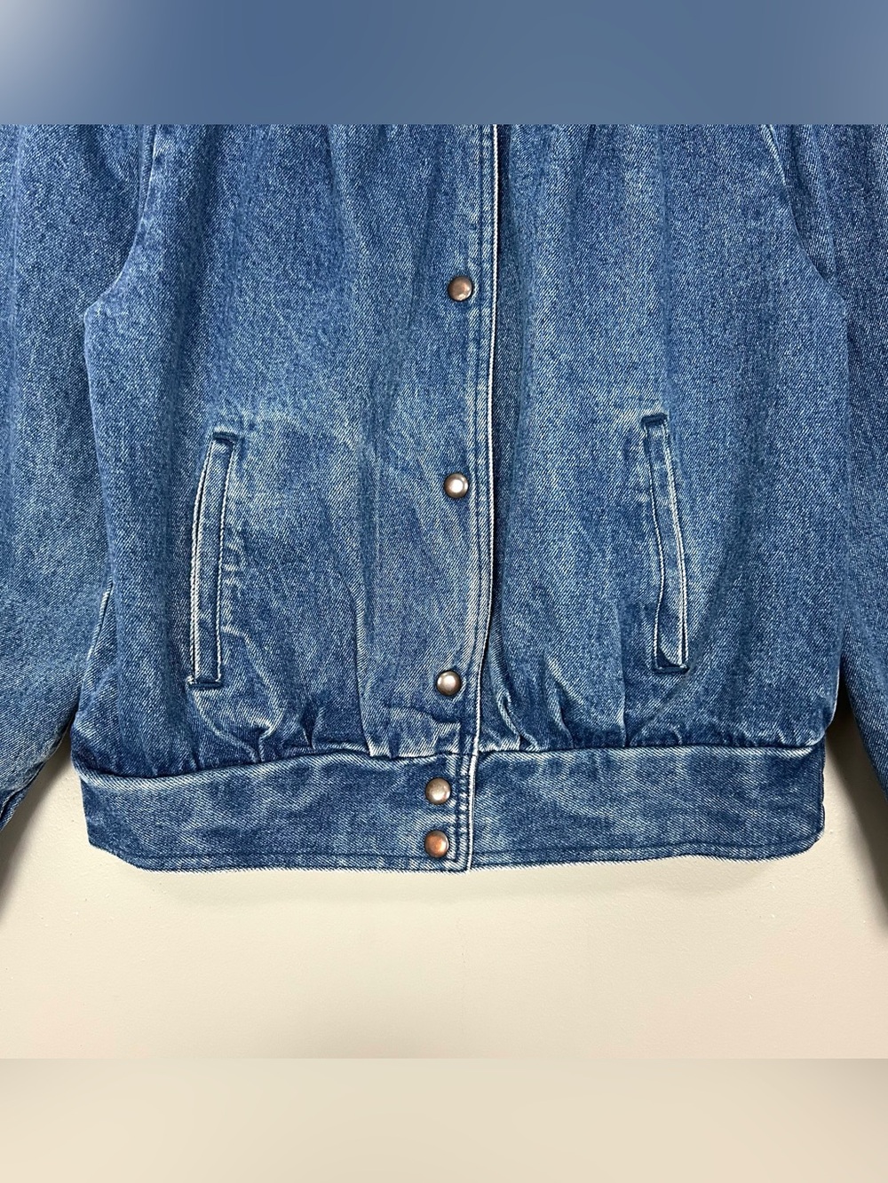 Vintage 80’s Denim Bomber Jacket Women’s Size M Puff Sleeves Snap Front Cotton - Picture 3 of 5
